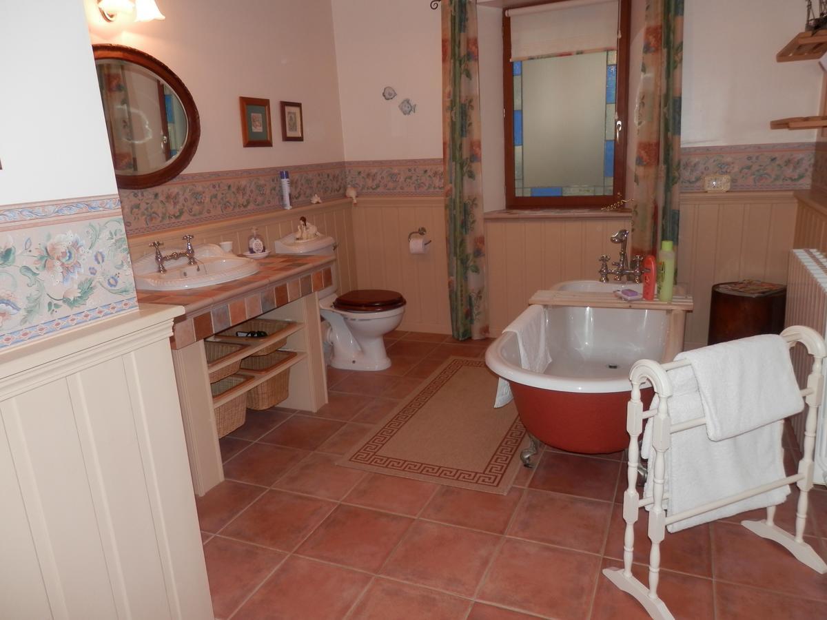 Maison De Laura Salsigne Habitación foto